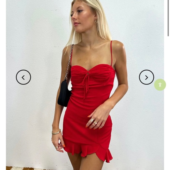 ❤️princess Polly “first priority” DRESS❤️

❣️NEW WITH TAGS❣️NEVER WORN - Picture 3 of 10